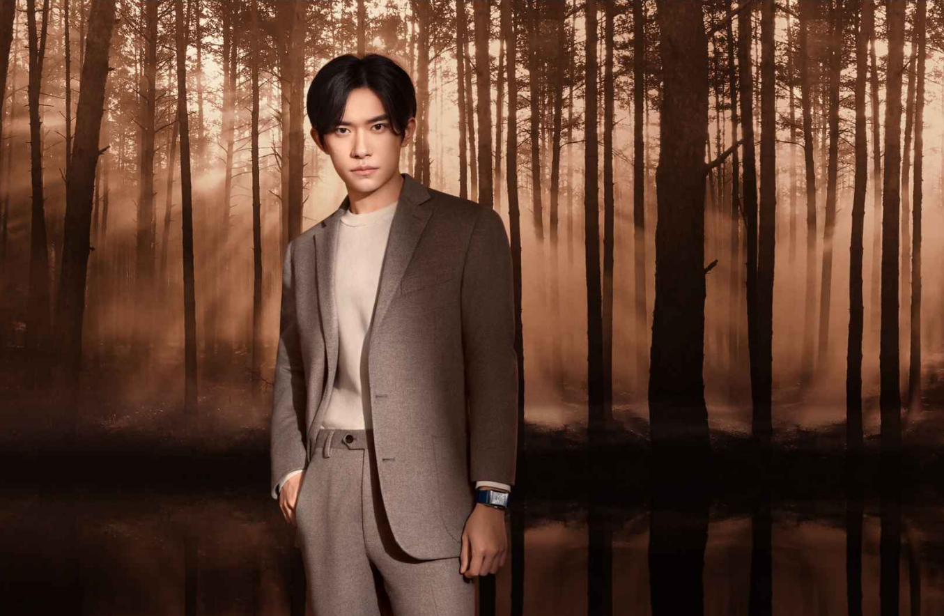 积家全球代言人易烊千玺 演绎REVERSO翻转系列短片《翻转之间 无限之外》 