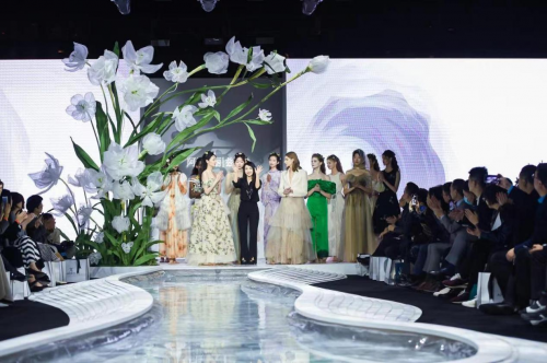 《纳西索斯》阿朵丽兹ADORITZ 2022AW高定浪漫发布