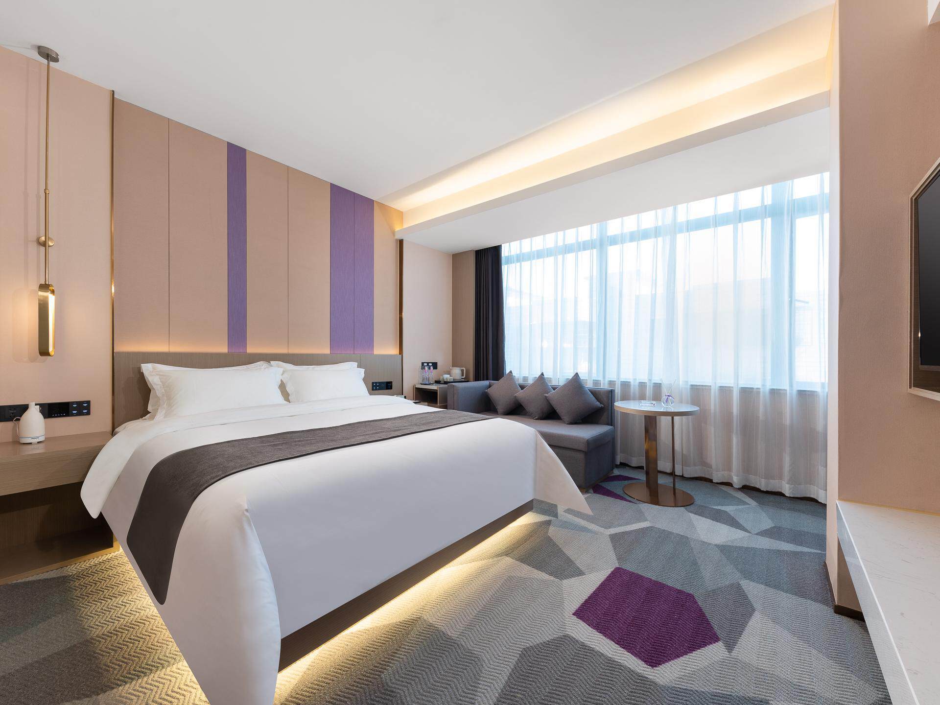 和丽枫酒店一起，开启夏日多巴胺旅行